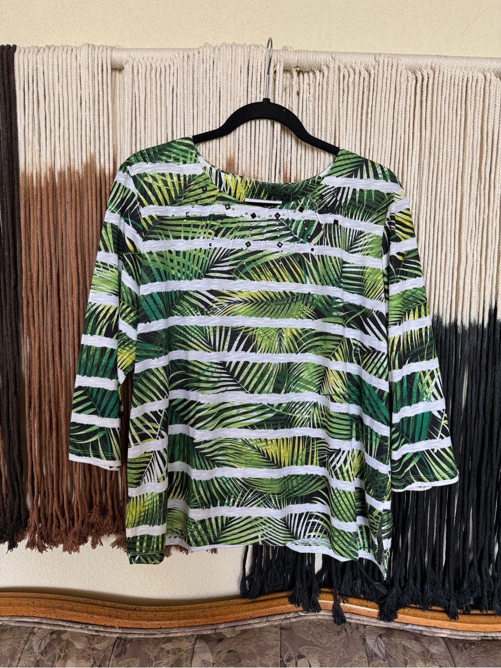 green & white Alfred Dunner striped 3/4 sleeve top with palm leaf print